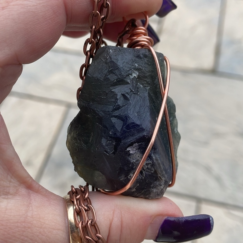 Raw/rough crystal necklace - blue fluorite